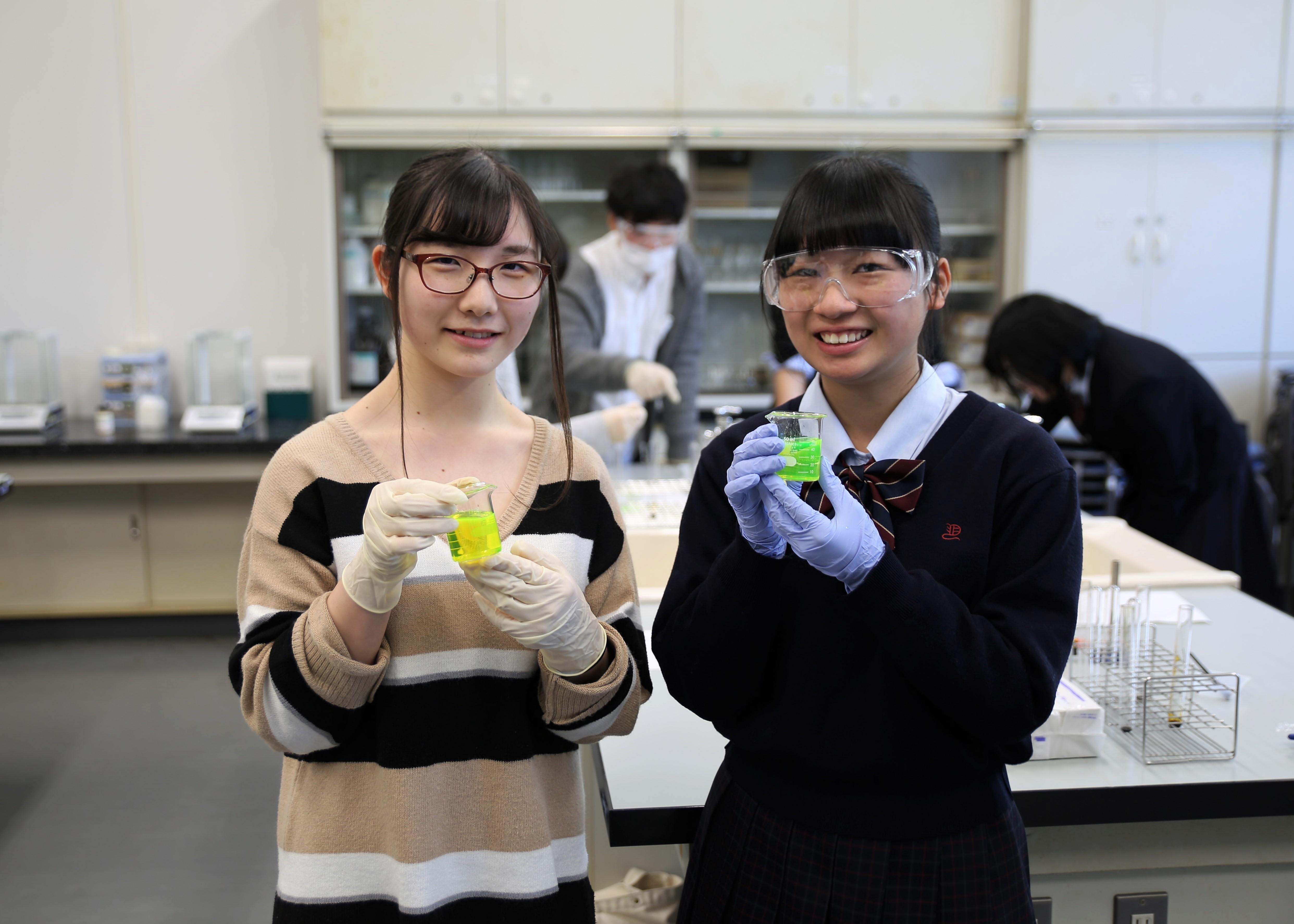 小廣教授が山田高等学校生徒に化学実験教室を行いました News Topics 高知工科大学